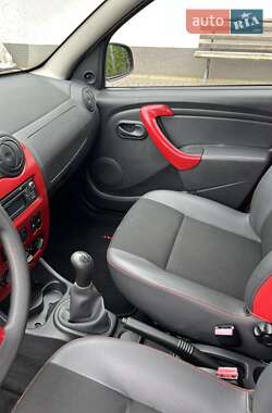 Внедорожник / Кроссовер Dacia Sandero StepWay 2012 в 