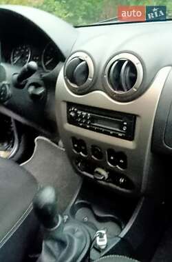 Внедорожник / Кроссовер Dacia Sandero StepWay 2011 в 