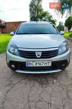 Внедорожник / Кроссовер Dacia Sandero StepWay 2012 в 