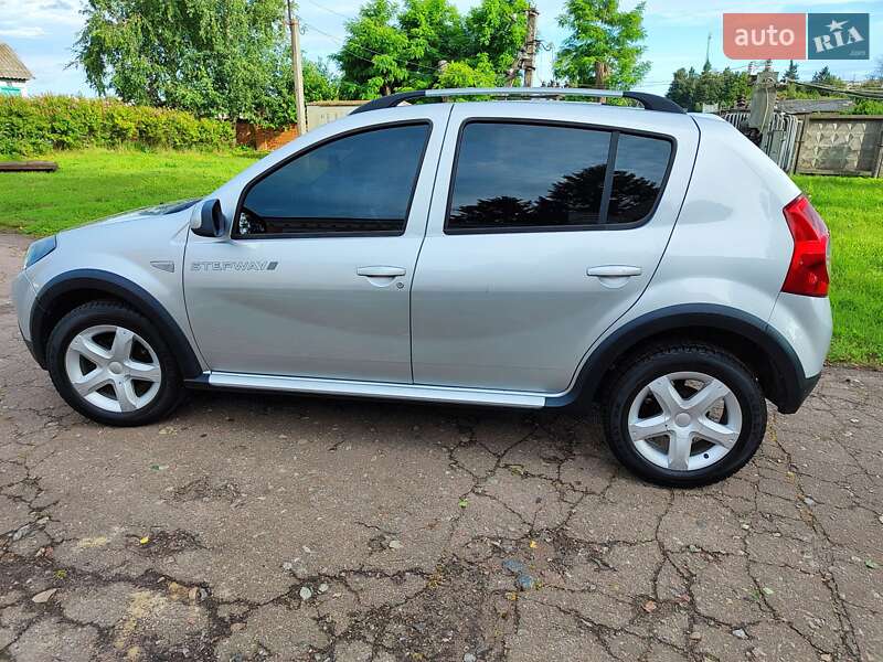 Внедорожник / Кроссовер Dacia Sandero StepWay 2012 в Кролевце