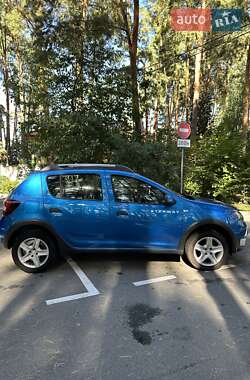 Внедорожник / Кроссовер Dacia Sandero StepWay 2016 в 