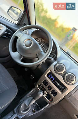 Внедорожник / Кроссовер Dacia Sandero StepWay 2011 в 