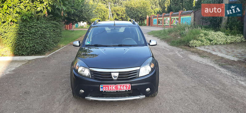Внедорожник / Кроссовер Dacia Sandero StepWay 2012 в Чернигове