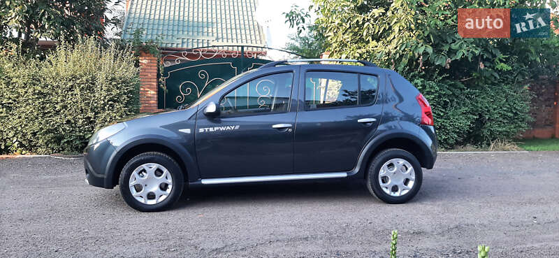 Внедорожник / Кроссовер Dacia Sandero StepWay 2012 в Чернигове