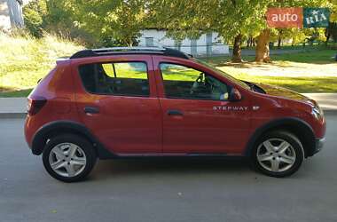 Внедорожник / Кроссовер Dacia Sandero StepWay 2014 в 