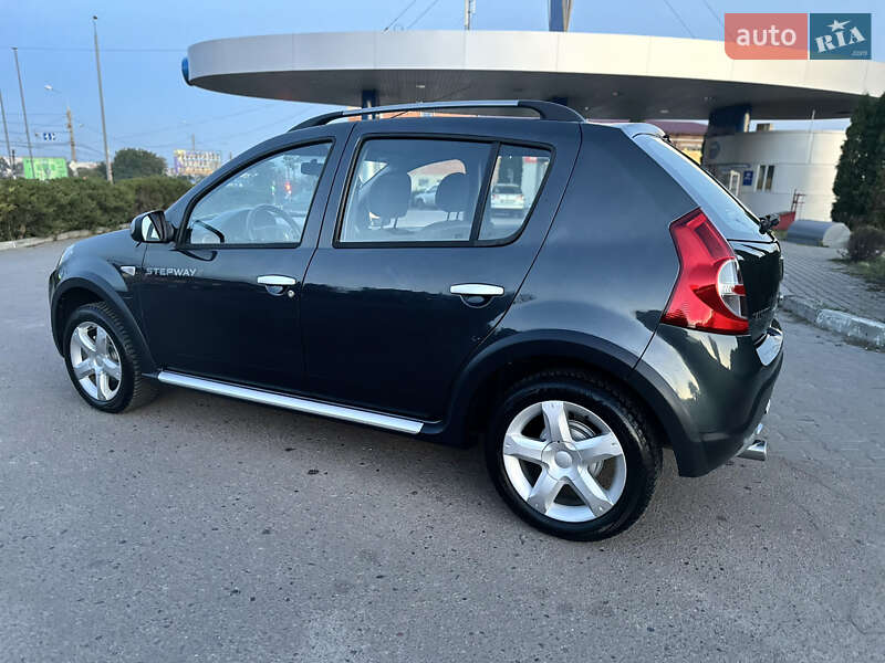 Внедорожник / Кроссовер Dacia Sandero StepWay 2011 в Сумах