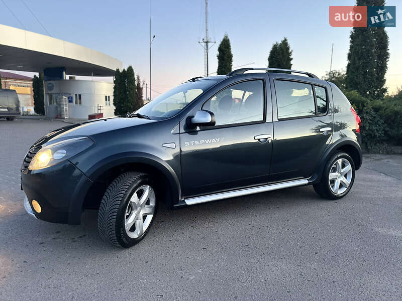 Внедорожник / Кроссовер Dacia Sandero StepWay 2011 в Сумах