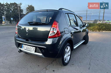 Внедорожник / Кроссовер Dacia Sandero StepWay 2011 в 