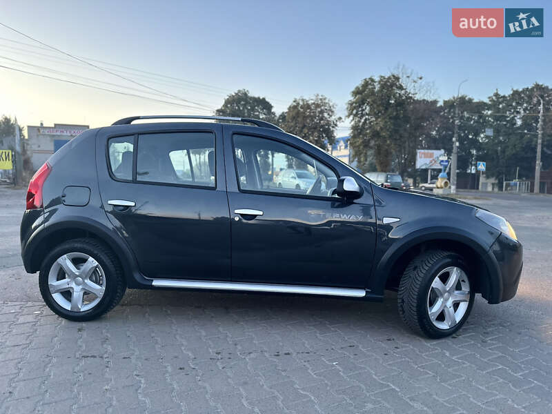 Внедорожник / Кроссовер Dacia Sandero StepWay 2011 в Сумах