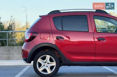 Внедорожник / Кроссовер Dacia Sandero StepWay 2014 в 
