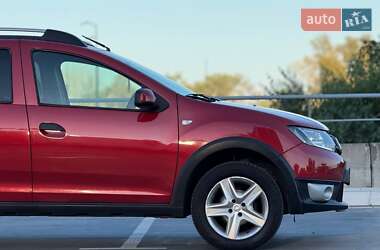 Внедорожник / Кроссовер Dacia Sandero StepWay 2014 в 