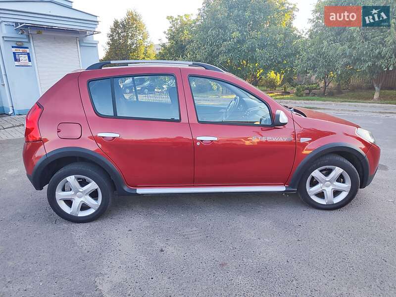 Внедорожник / Кроссовер Dacia Sandero StepWay 2011 в Глухове