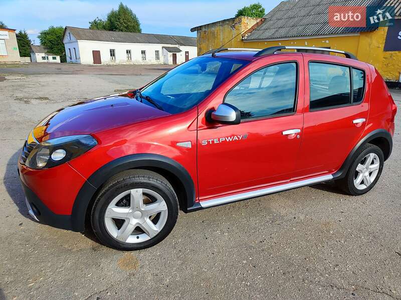 Внедорожник / Кроссовер Dacia Sandero StepWay 2011 в Глухове