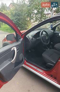 Внедорожник / Кроссовер Dacia Sandero StepWay 2011 в 
