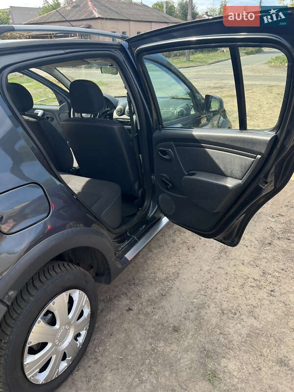 Внедорожник / Кроссовер Dacia Sandero StepWay 2010 в Марганце