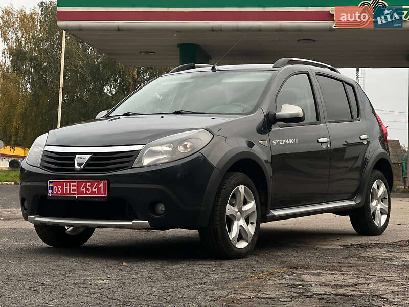 Внедорожник / Кроссовер Dacia Sandero StepWay 2011 в Гадяче