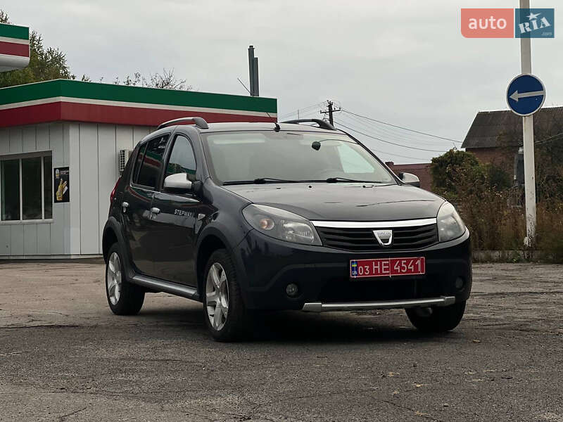 Внедорожник / Кроссовер Dacia Sandero StepWay 2011 в Гадяче