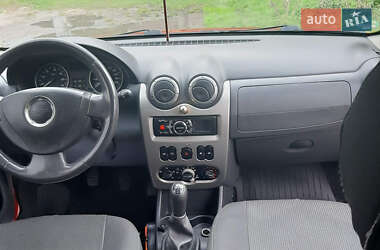 Позашляховик / Кросовер Dacia Sandero StepWay 2012 в  фото 4 Позашляховик / Кросовер Dacia Sandero StepWay 2012 в