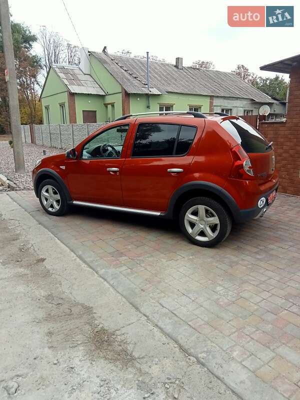 Внедорожник / Кроссовер Dacia Sandero StepWay 2010 в Каменском