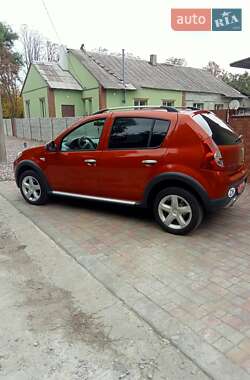 Позашляховик / Кросовер Dacia Sandero StepWay 2010 в  фото 3 Позашляховик / Кросовер Dacia Sandero StepWay 2010 в