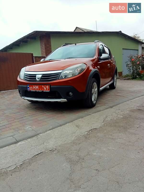 Внедорожник / Кроссовер Dacia Sandero StepWay 2010 в Каменском
