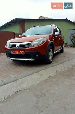 Позашляховик / Кросовер Dacia Sandero StepWay 2010 в  фото 2 Позашляховик / Кросовер Dacia Sandero StepWay 2010 в