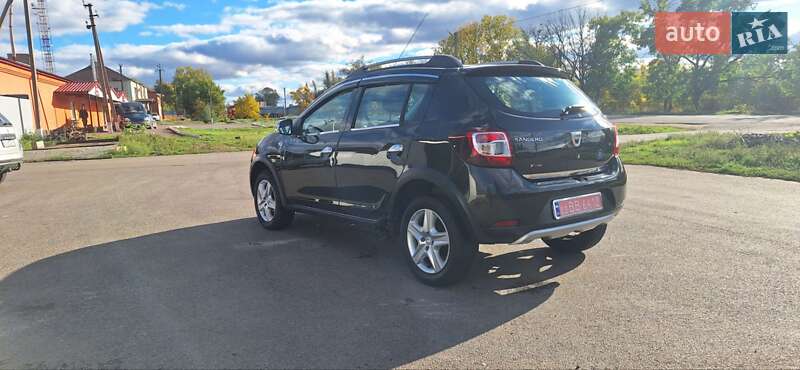 Позашляховик / Кросовер Dacia Sandero StepWay 2013 в Новоархангельську