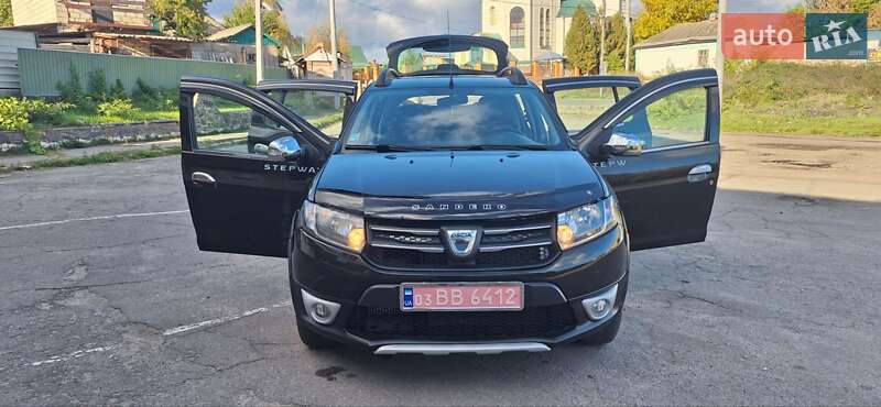 Позашляховик / Кросовер Dacia Sandero StepWay 2013 в Новоархангельську