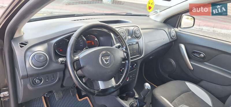 Позашляховик / Кросовер Dacia Sandero StepWay 2013 в Новоархангельську
