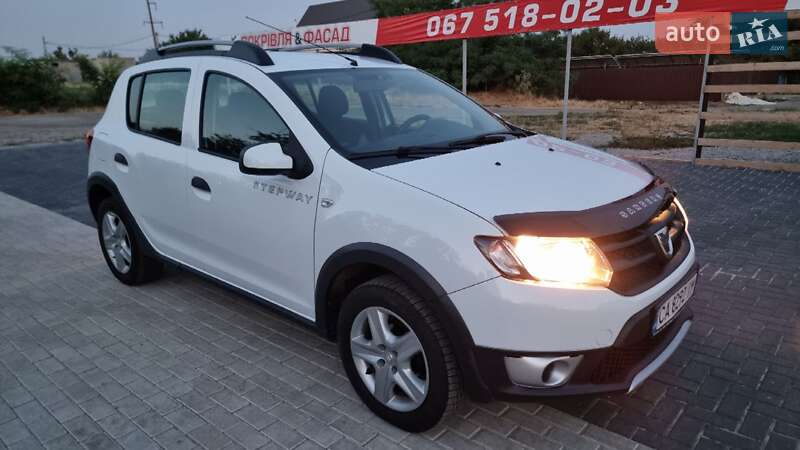 Внедорожник / Кроссовер Dacia Sandero StepWay 2015 в Кропивницком