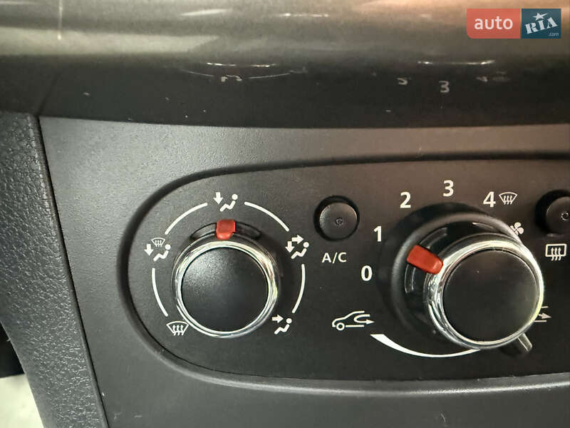 Позашляховик / Кросовер Dacia Sandero StepWay 2015 в Нововолинську фото 15 Позашляховик / Кросовер Dacia Sandero StepWay 2015 в Нововолинську