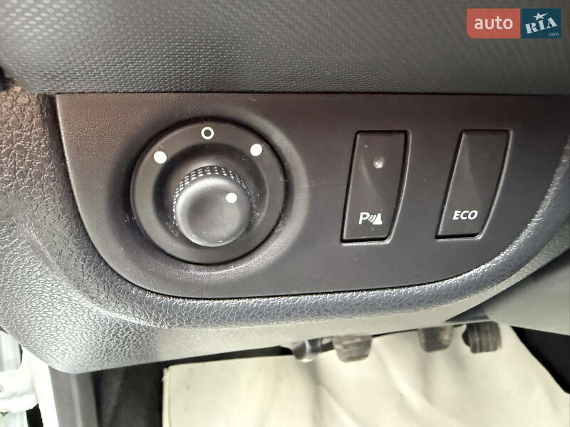 Позашляховик / Кросовер Dacia Sandero StepWay 2015 в Нововолинську фото 18 Позашляховик / Кросовер Dacia Sandero StepWay 2015 в Нововолинську