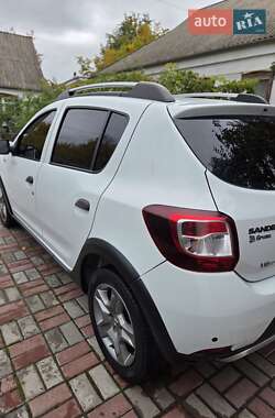 Внедорожник / Кроссовер Dacia Sandero StepWay 2015 в 