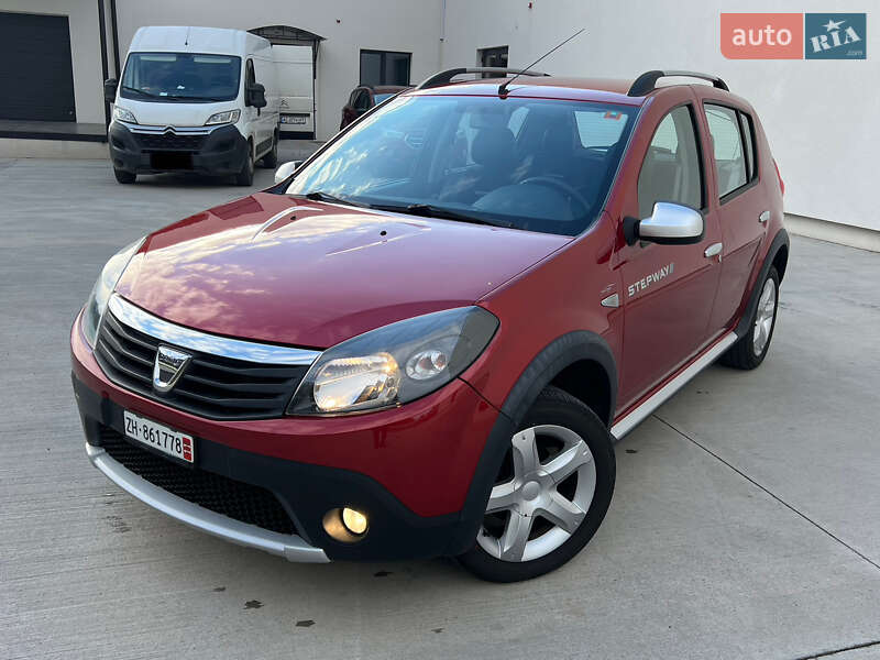 Внедорожник / Кроссовер Dacia Sandero StepWay 2012 в Луцке