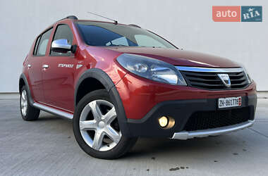 Позашляховик / Кросовер Dacia Sandero StepWay 2012 в 
