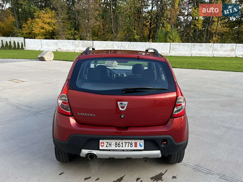 Внедорожник / Кроссовер Dacia Sandero StepWay 2012 в Луцке