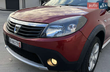 Позашляховик / Кросовер Dacia Sandero StepWay 2012 в 