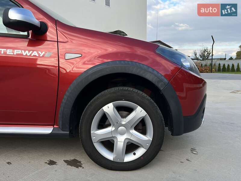 Внедорожник / Кроссовер Dacia Sandero StepWay 2012 в Луцке