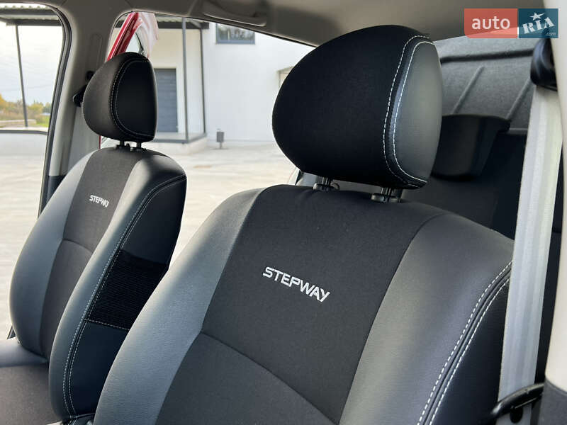 Внедорожник / Кроссовер Dacia Sandero StepWay 2012 в Луцке