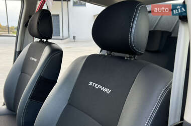 Позашляховик / Кросовер Dacia Sandero StepWay 2012 в 
