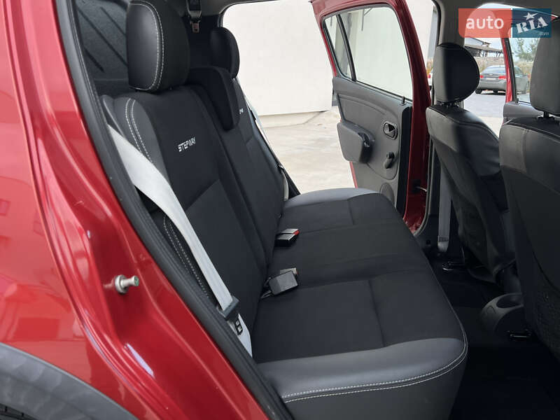 Внедорожник / Кроссовер Dacia Sandero StepWay 2012 в Луцке