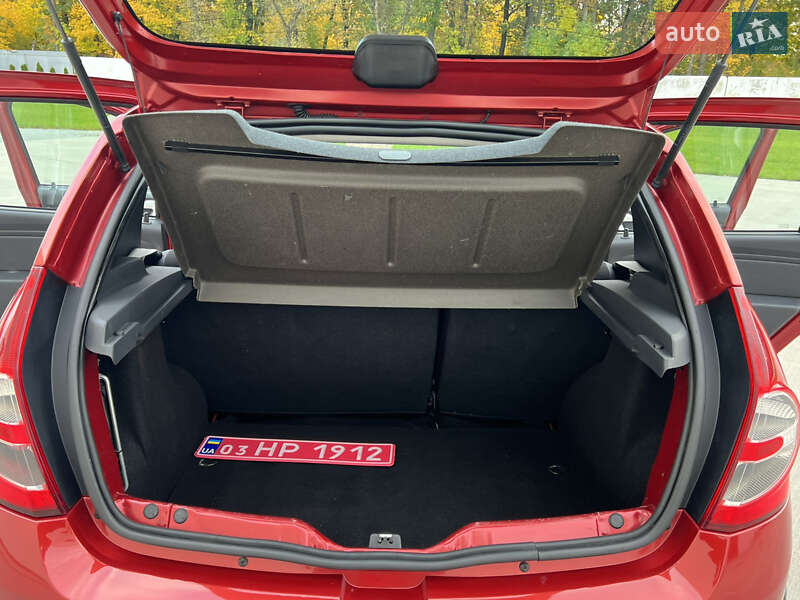 Внедорожник / Кроссовер Dacia Sandero StepWay 2012 в Луцке