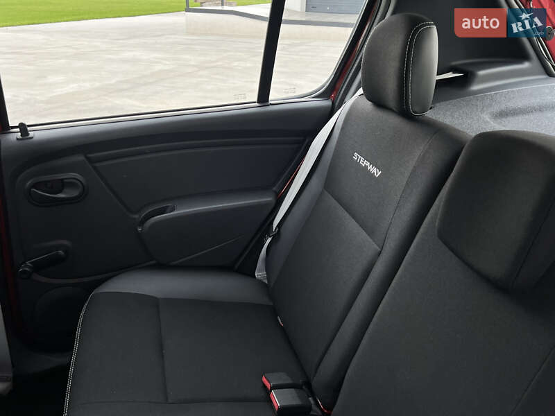Внедорожник / Кроссовер Dacia Sandero StepWay 2012 в Луцке