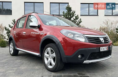 Позашляховик / Кросовер Dacia Sandero StepWay 2012 в 