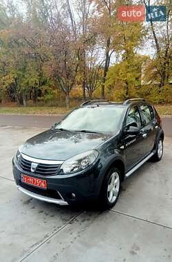 Позашляховик / Кросовер Dacia Sandero StepWay 2010 в  фото 5 Позашляховик / Кросовер Dacia Sandero StepWay 2010 в