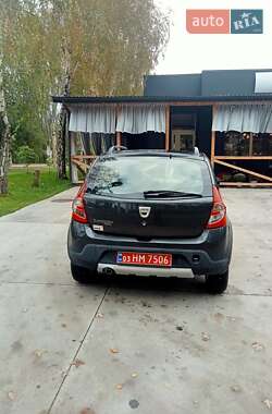 Позашляховик / Кросовер Dacia Sandero StepWay 2010 в  фото 4 Позашляховик / Кросовер Dacia Sandero StepWay 2010 в