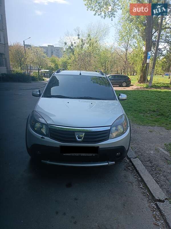 Внедорожник / Кроссовер Dacia Sandero StepWay 2012 в Львове фото 5 Внедорожник / Кроссовер Dacia Sandero StepWay 2012 в Львове