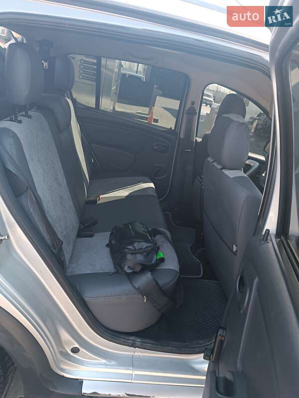Внедорожник / Кроссовер Dacia Sandero StepWay 2012 в Львове фото 13 Внедорожник / Кроссовер Dacia Sandero StepWay 2012 в Львове