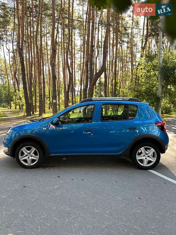 Внедорожник / Кроссовер Dacia Sandero StepWay 2016 в Белогородке