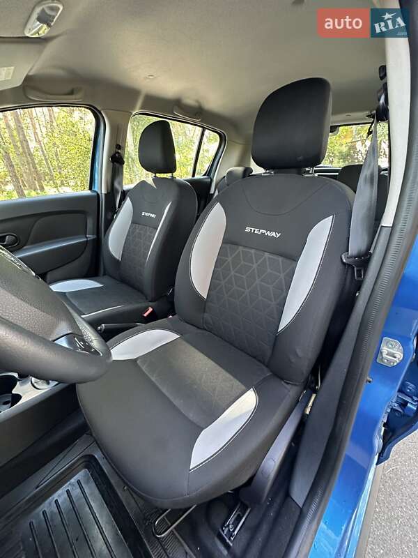 Внедорожник / Кроссовер Dacia Sandero StepWay 2016 в Белогородке